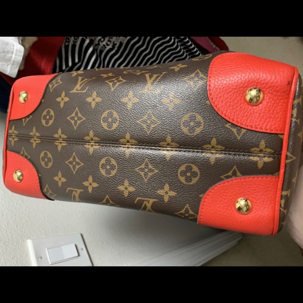 Authentic Louis Vuitton - Picture 8 of 12